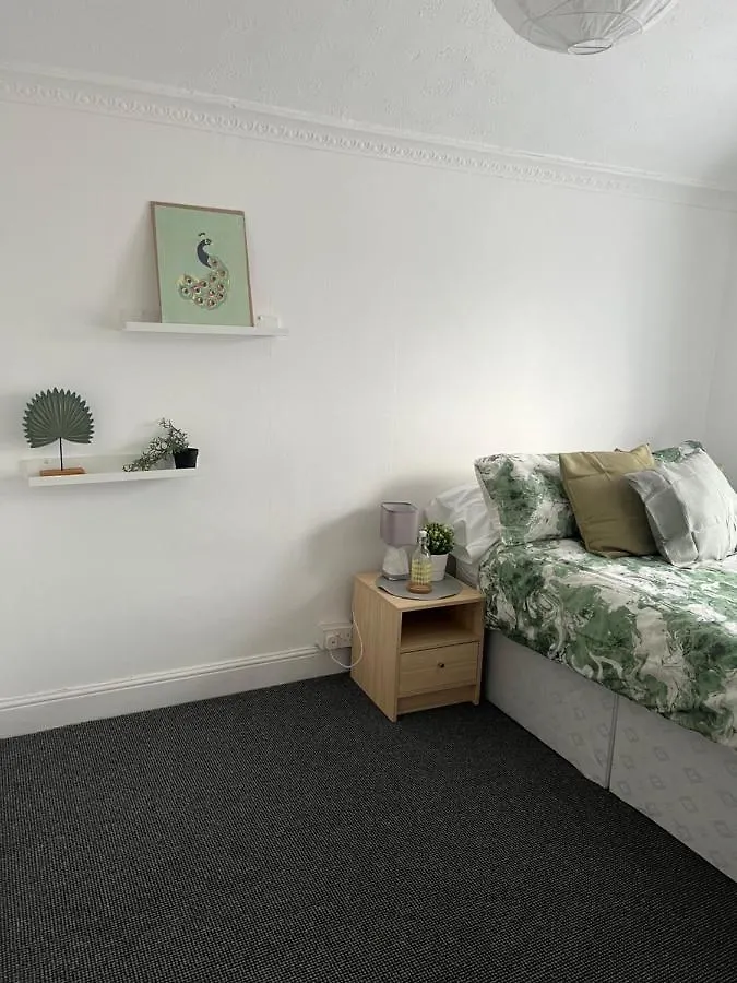 Holiday home Spacious Family Home Cardiff