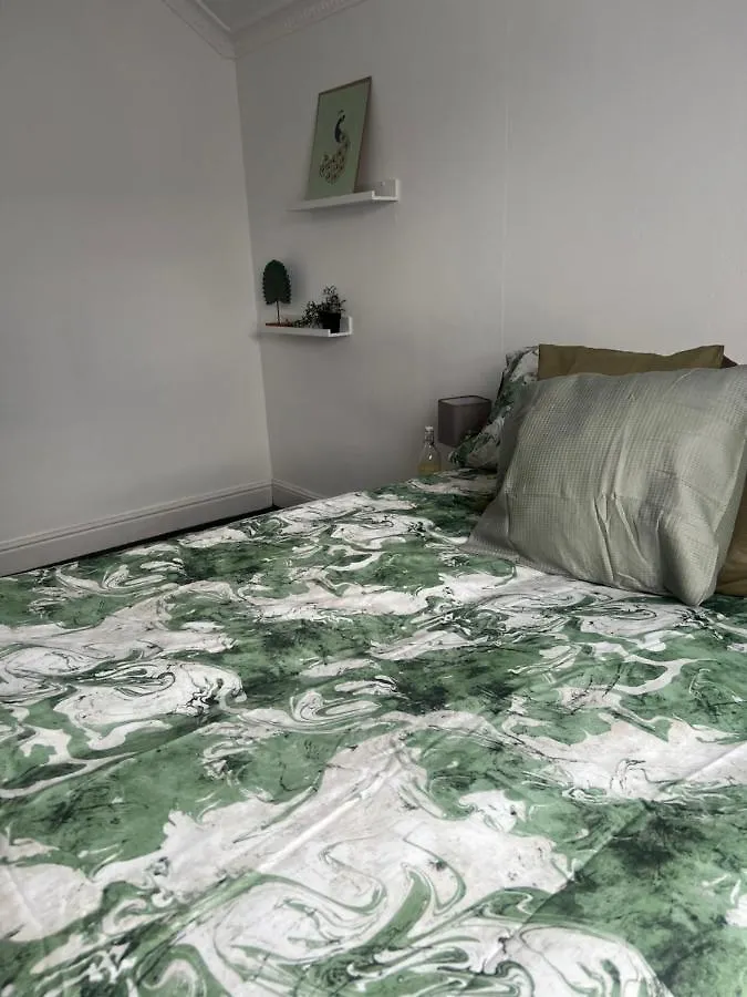 Spacious Family Home Cardiff 0*,  United Kingdom